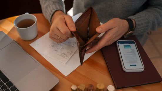 Como Controlar Suas Dívidas e Sair do Vermelho